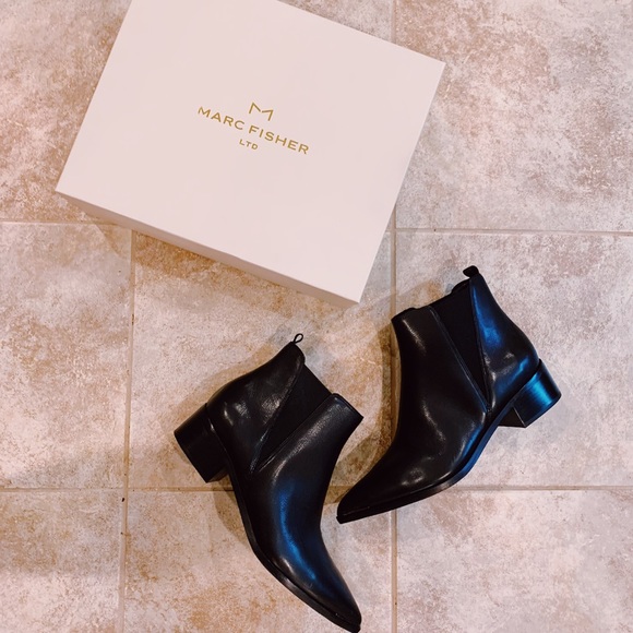 MARC FISHER YALE BLACK LEATHER POINTED BOOTIES - Picture 4 of 4